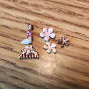 Disney Princess Mulan Charm Set
